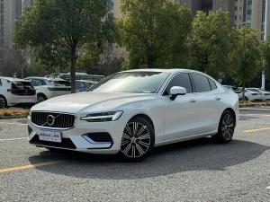 Volvo S60 2022 Гибрид