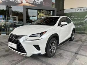Lexus NX 2018 Бензин