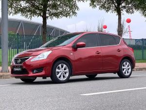 Nissan  Tiida 2013 Бензин