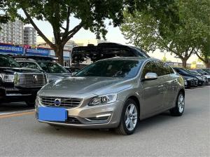 Volvo S60 2016 Бензин