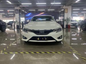 Toyota Reiz 2015 Седан