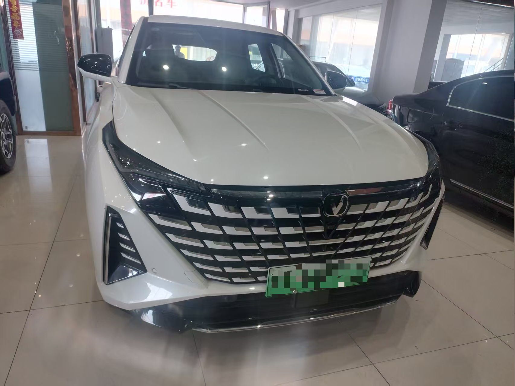Changan UNI-V iDD 2024 Plug-in hybrid