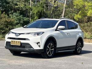 Toyota RAV4 2018 Внедорожник