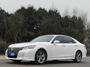 Toyota Crown 2016 Седан