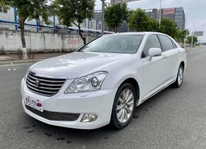 Toyota Crown 2011 Седан