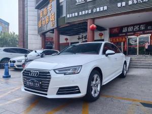 Audi A4L 2018 Седан