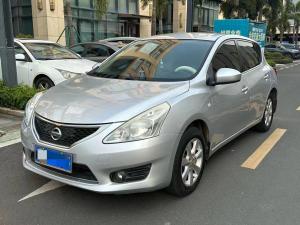 Nissan Tiida 2013 Седан