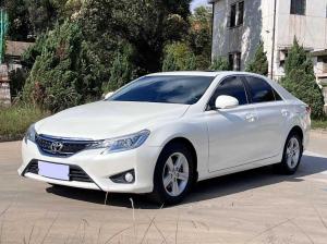 Toyota Reiz 2017 Седан