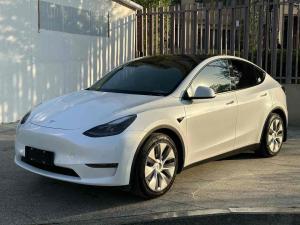 Tesla Model Y 2023 Внедорожник