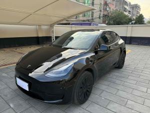 Tesla Model Y 2023 Внедорожник