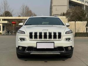 Jeep Cherokee 2018 Бензин