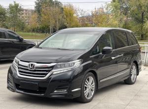 Honda Elysion 2018 Бензин