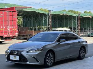 Lexus ES 2020 Бензин