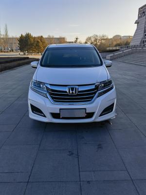 Honda Elysion 2018 Бензин
