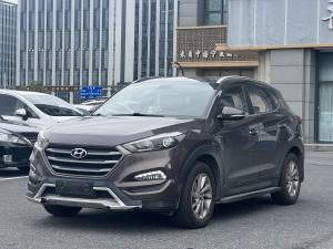 Hyundai Tucson 2016 Бензин
