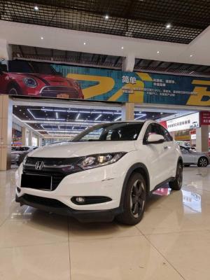 Honda Vezel 2015 Бензин