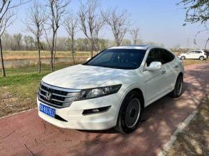 Honda Crosstour 2012 Бензин