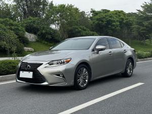 Lexus ES 2016 Бензин