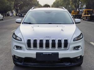 Jeep Cherokee 2016 Бензин