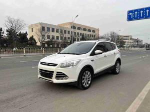 Ford Kuga 2015 Бензин