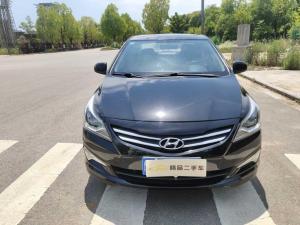 Hyundai Reina 2014 Бензин