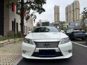 Lexus ES 2014 Бензин