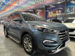 Hyundai Tucson 2016 Бензин