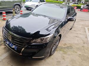 Toyota Crown 2018 Бензин