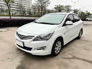 Hyundai Reina 2016 Бензин