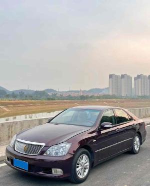 Toyota Crown 2006 Бензин