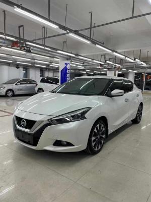 Nissan Bluebird 2018 Бензин