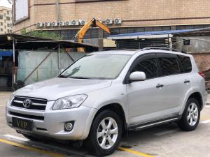 Toyota RAV4 2010 Бензин