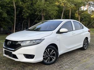 Honda Greiz 2016 Бензин