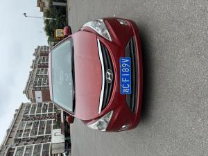 Hyundai Reina 2011 Бензин