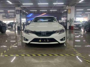 Toyota Reiz 2015 Бензин