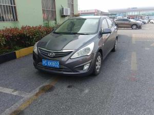 Hyundai Reina 2012 Бензин