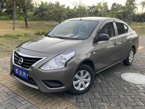 Nissan Sunny 2015 Бензин