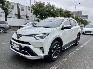 Toyota RAV4 2017 Бензин