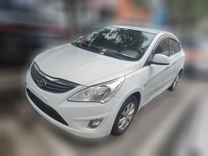 Hyundai Reina 2012 Бензин