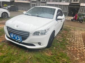 Peugeot 301 2015 Бензин