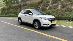 Honda Vezel 2016 Бензин