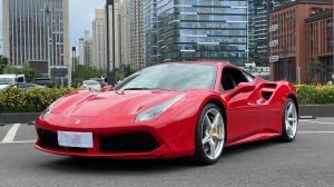 Ferrari  2018 Бензин