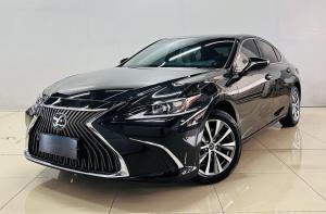Lexus ES 2021 Бензин