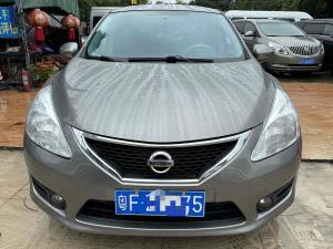 Nissan Tiida 2013 Бензин