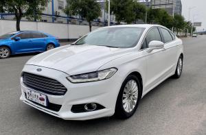 Ford Mondeo 2015 Бензин