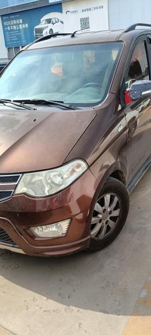 Wuling Hongguang 2014 Бензин