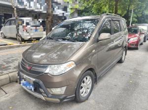 Wuling Hongguang 2015 Бензин