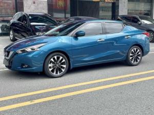 Nissan Bluebird 2018 Бензин