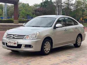 Nissan Sylphy 2013 Бензин