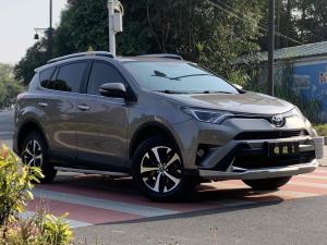 Toyota RAV4 2017 Бензин